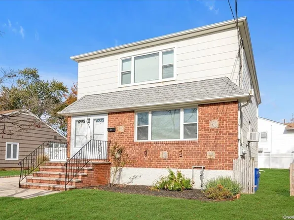 39 Allen Street, Lynbrook, NY 11563