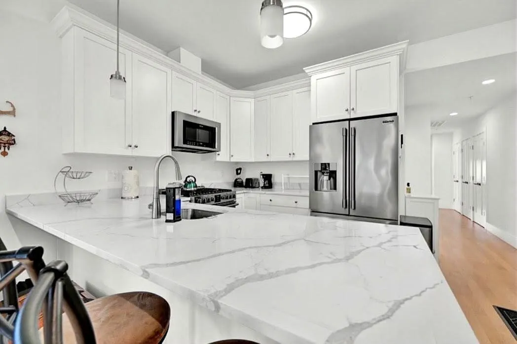 2 bed, 1110 sqft, $3,200 — Photo 3