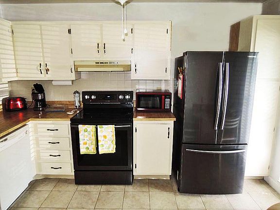 5th image of 525 Crooked Lake Ln APT B