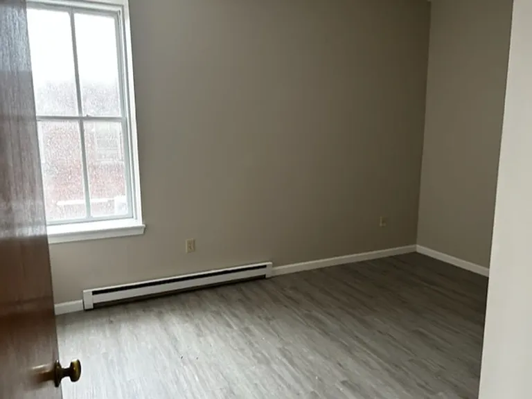 92 Gorham St — Photo 7