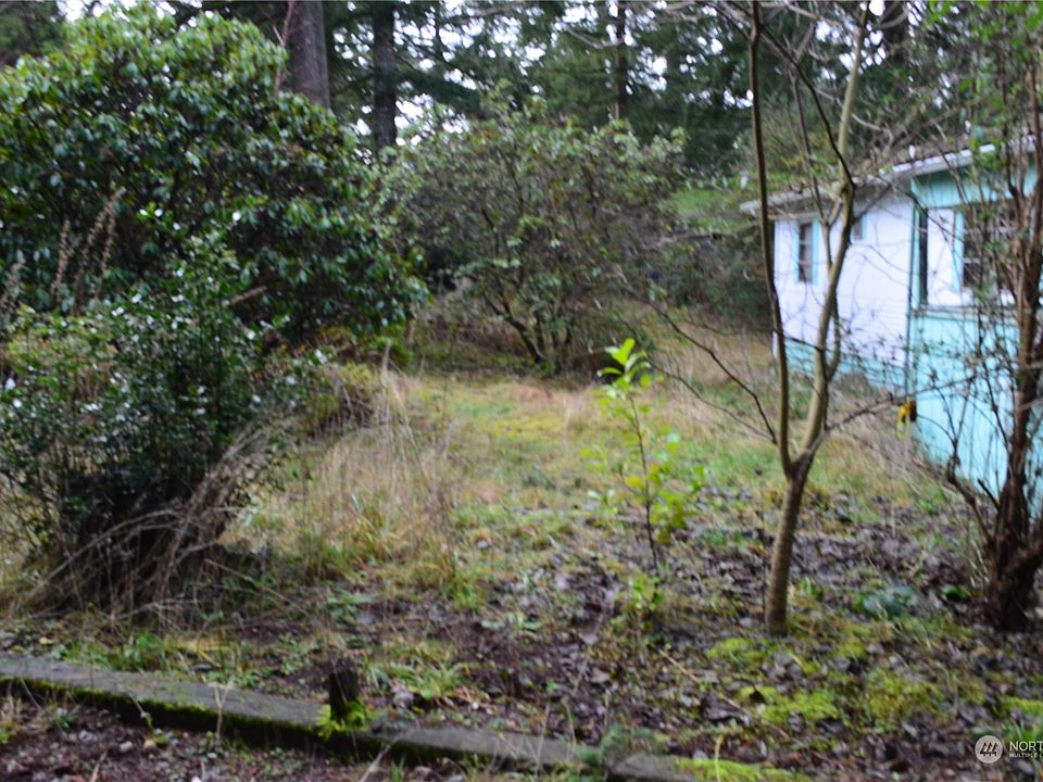 2nd image of 4863 Georgette Lane SE