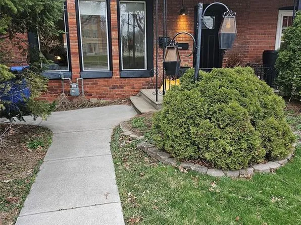 1092 Monmouth Rd, Windsor, ON N8Y 3L7