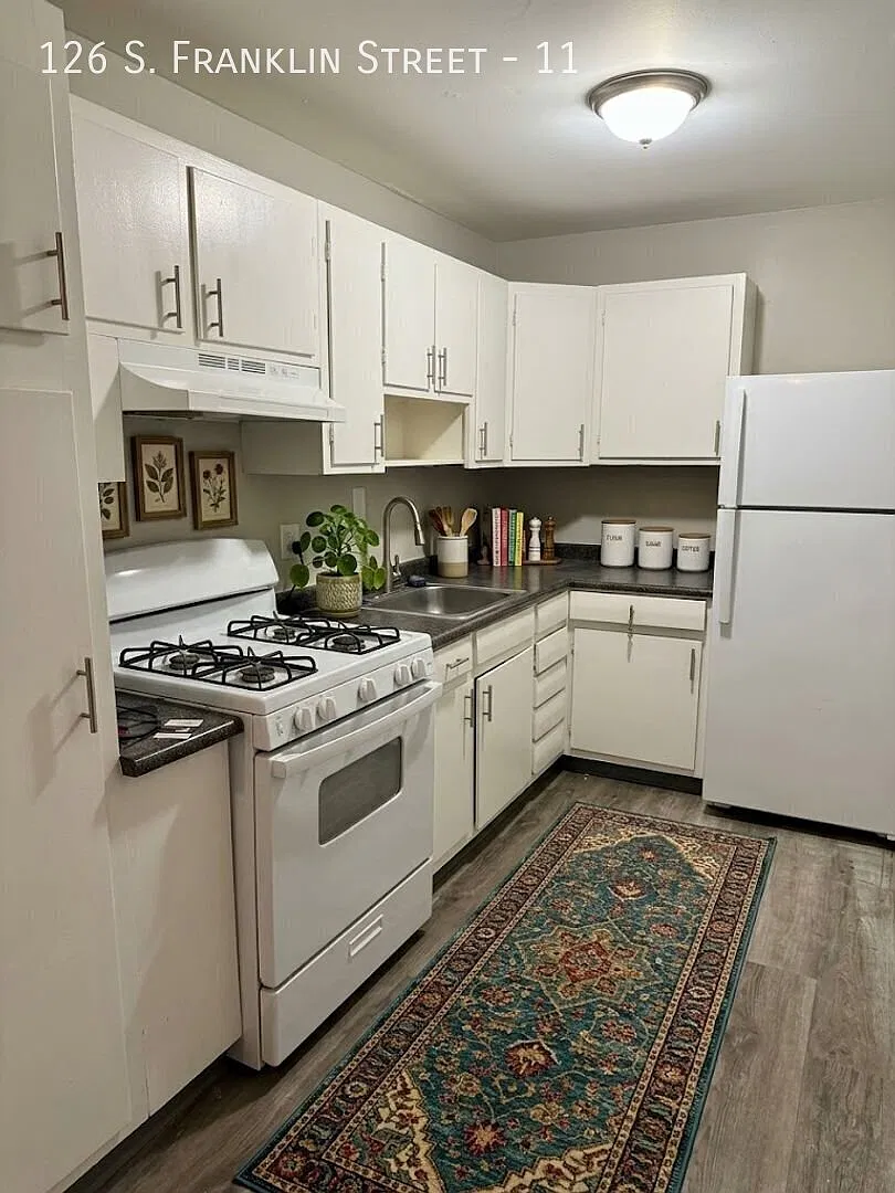 126 S Franklin St — Photo 2