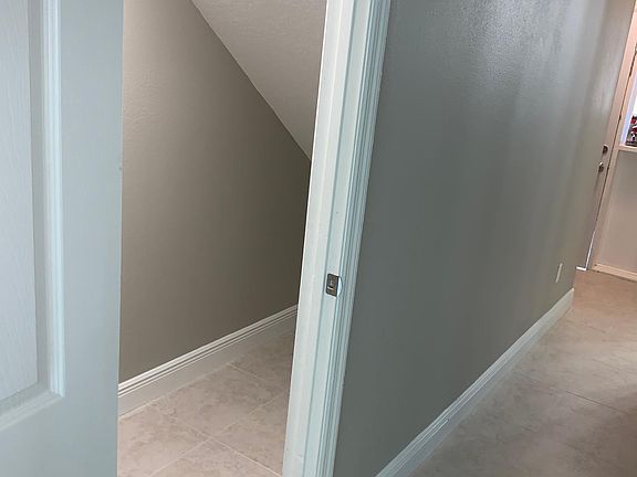 5th image of 548 Verbena Ct