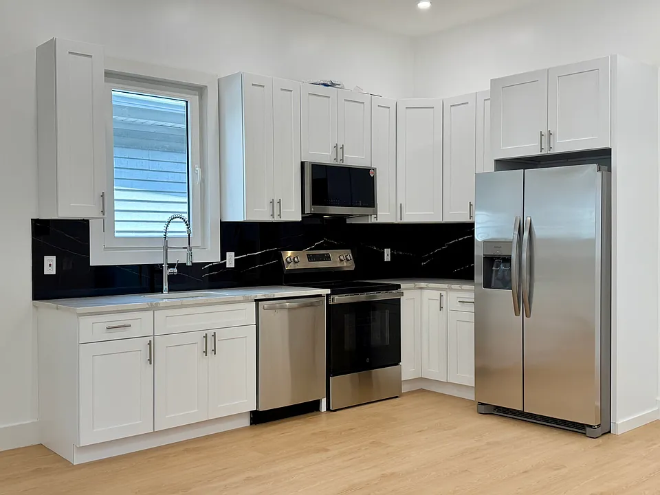 60-15 Maspeth Ave #2