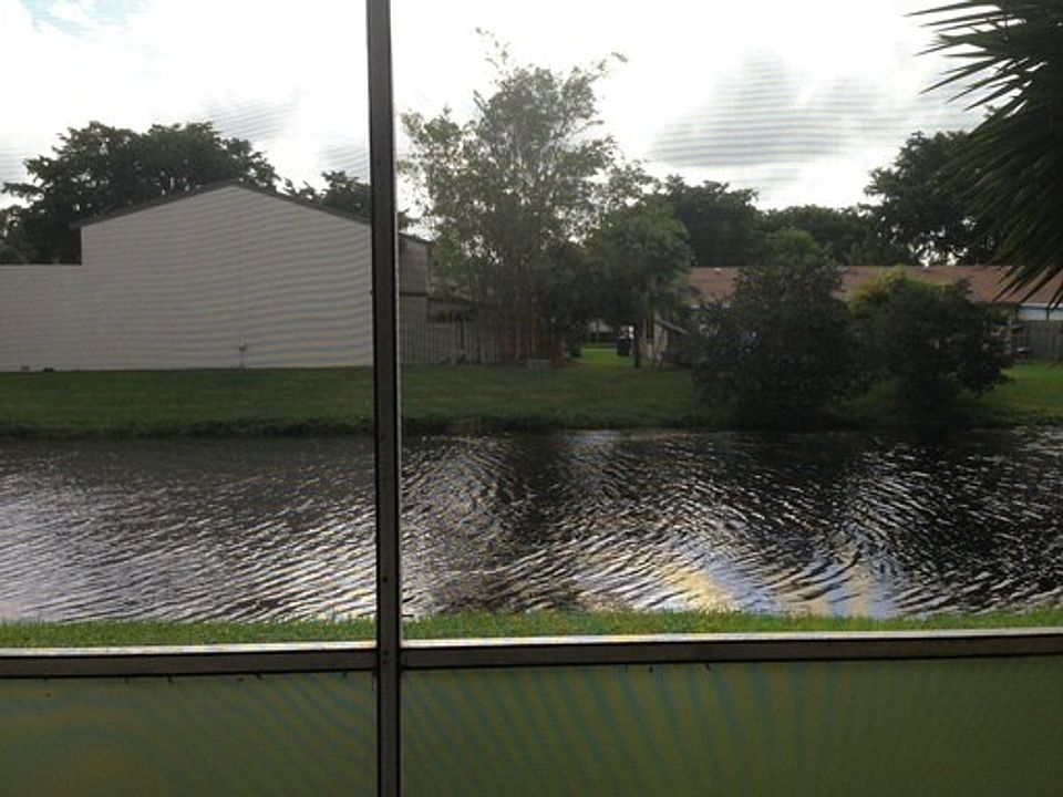 1st image of 4215 N University Dr APT 114
