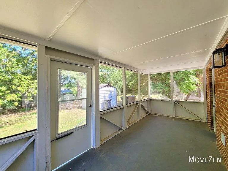 2311 Larkspur Dr — Photo 8