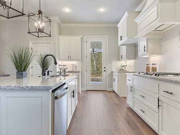 7th image of this home