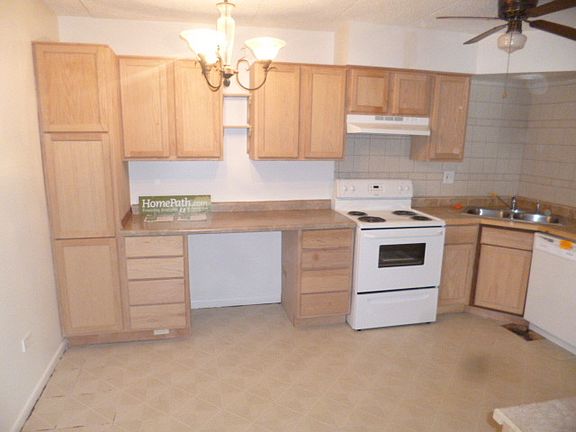 4th image of 1620 Richmond Cir Unit 108