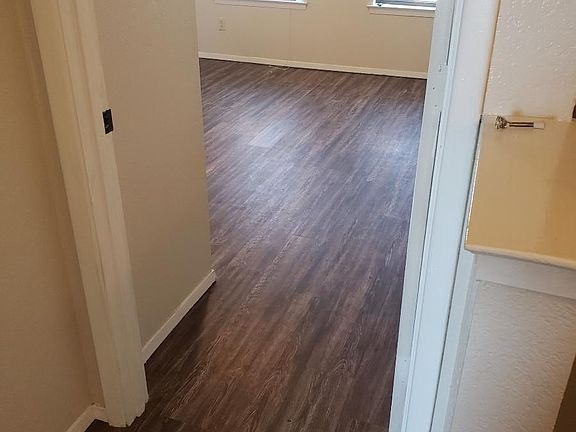 3rd image of 105 S Las Vegas Trl #105