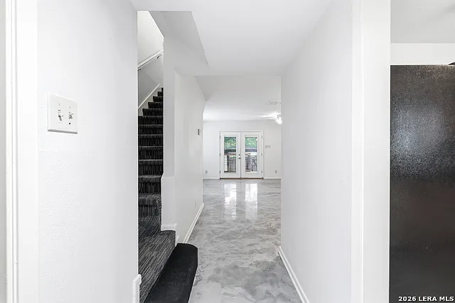 3407 Sugarhill Dr — Photo 3