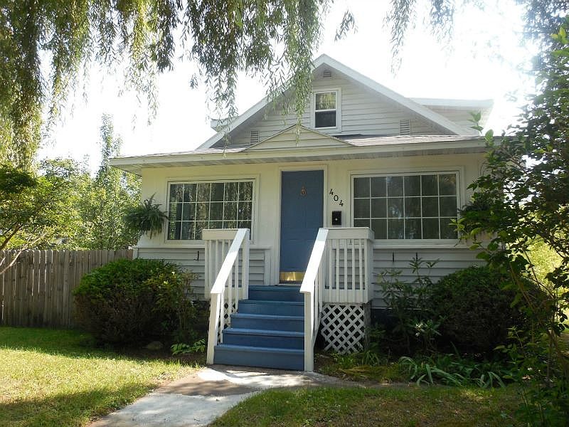1st image of 404 Wilson Ave