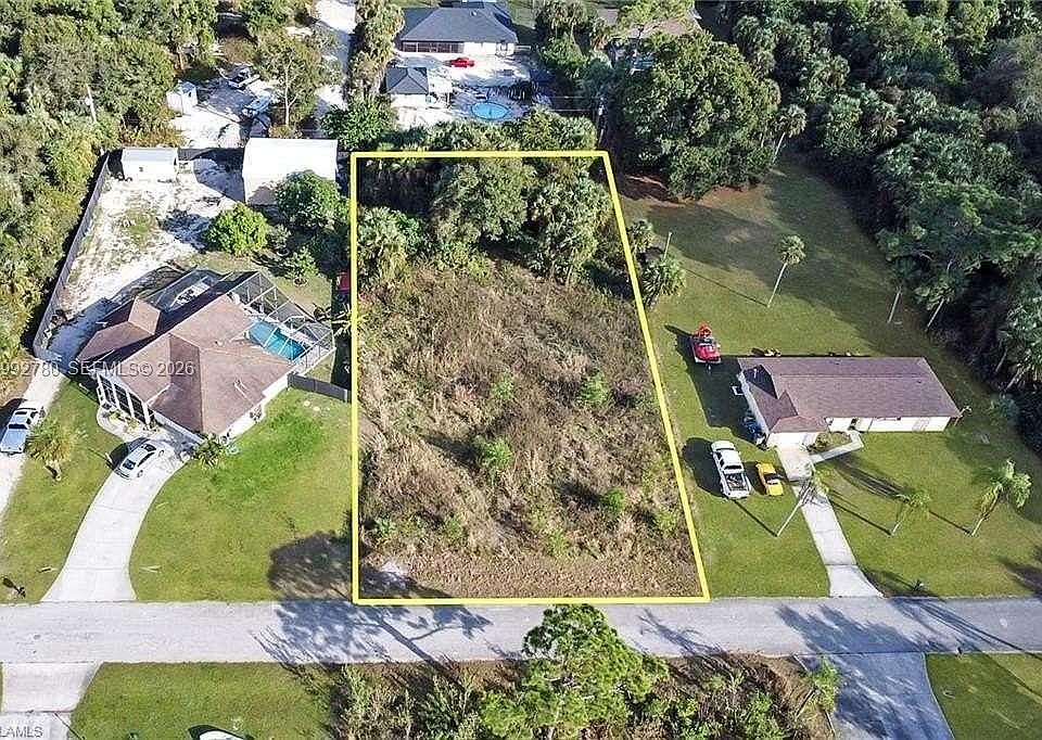 2nd image of 1140 Cummings St E
