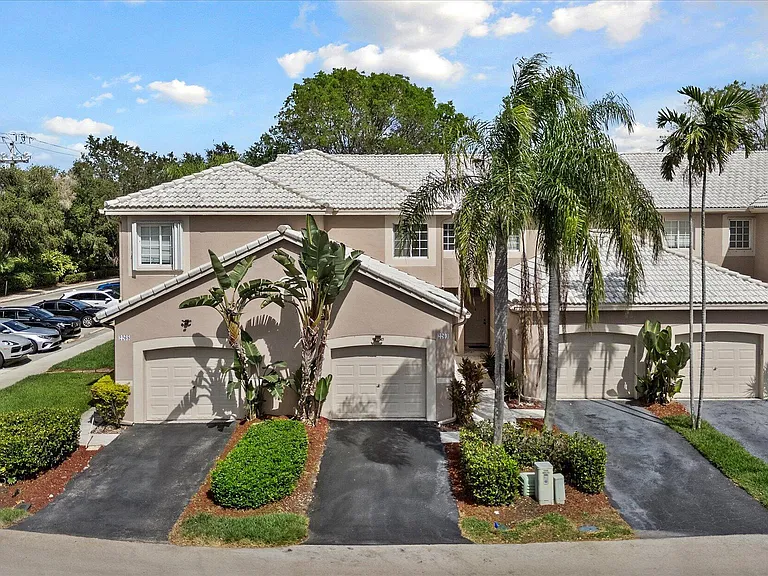 2264 Salerno Cir — Photo 41