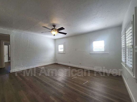 4th image of 2643 43rd St