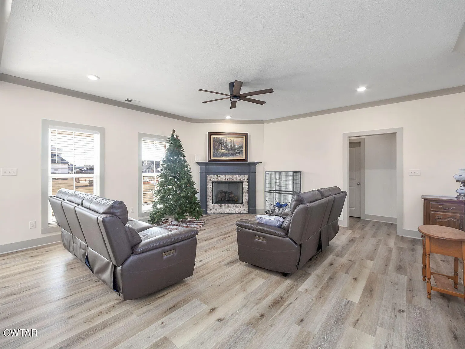 4 bed, 2350 sqft, $2,600 — Photo 4