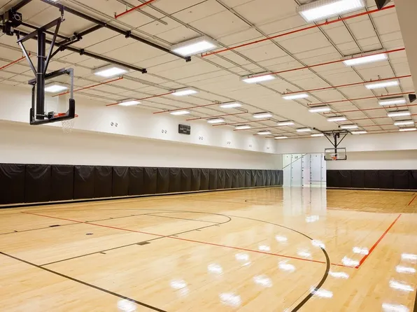 50 Riverside Boulevard image 24 of 26