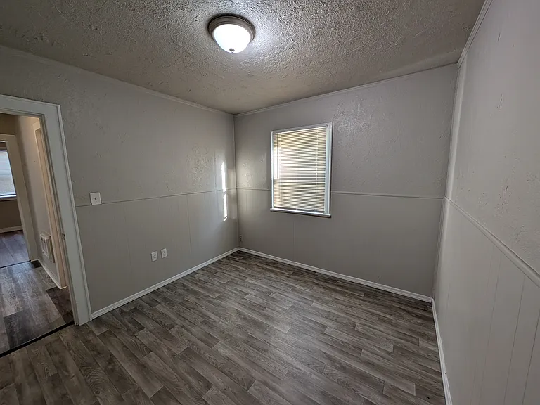 1930 Lana Ave NE — Photo 16