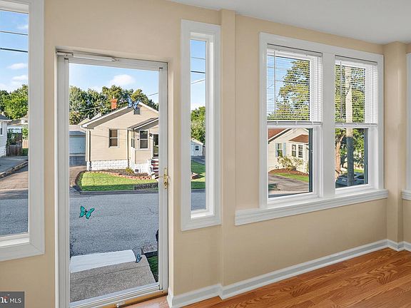 5th image of 1267 Vogt Ave