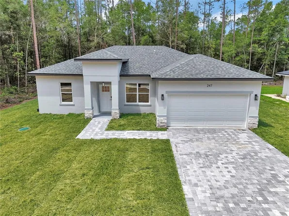 247 E McFaddin Pl, Citrus Springs, FL 34434
