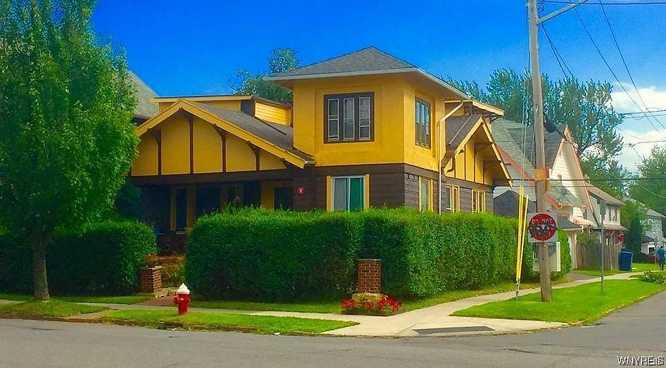 1st image of 135 Winspear Ave