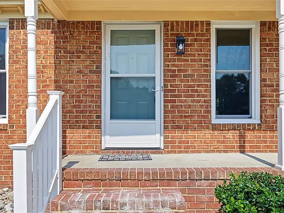 4th image of 908 Priscilla Ln