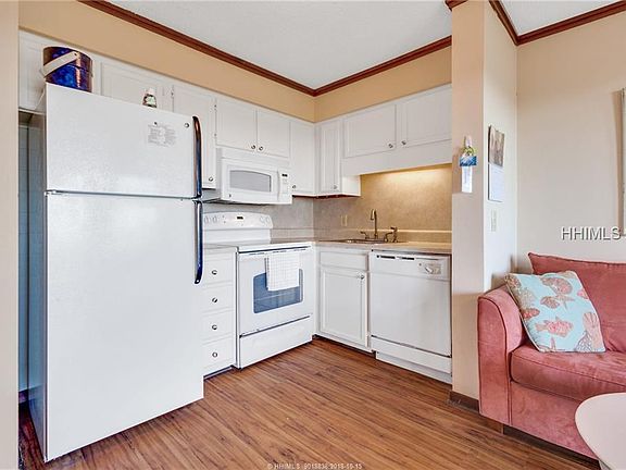 5th image of 39 S Forest Beach Dr #526