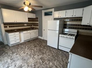 1006 Cherokee St, Leavenworth, KS 66048