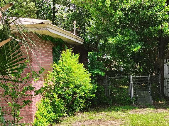 5th image of 408 MAGNOLIA DR Drive