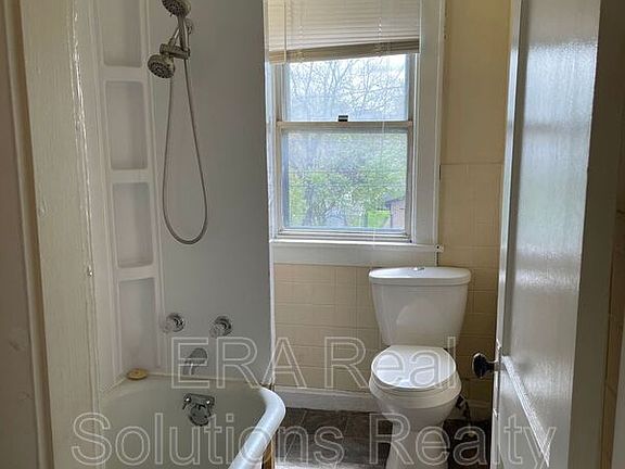 5th image of 1235 21st Ave