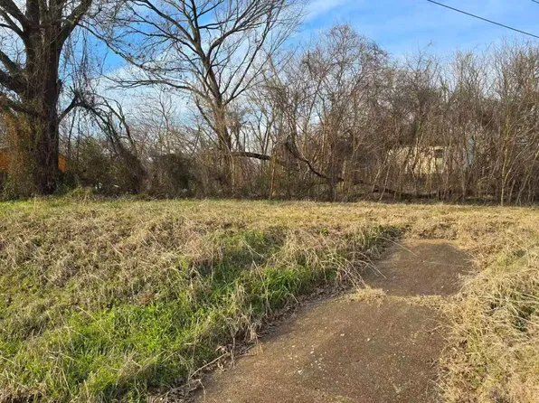 200 W Davant Ave, Memphis, TN 38109