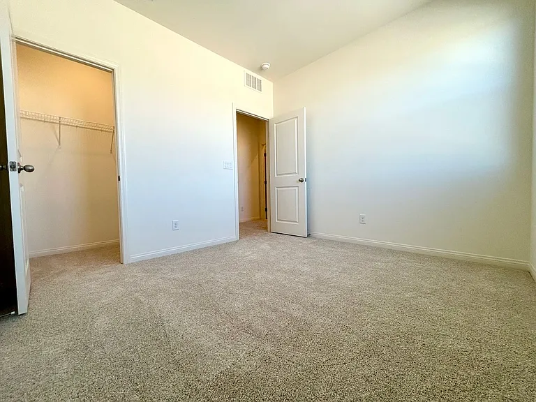 12480 Kings Creek Pl — Photo 18
