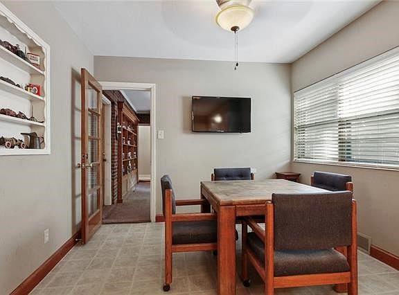 5th image of 7001 W 67th St