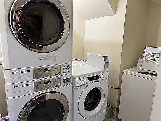 4th image of 11027 72nd Dr Floor 3