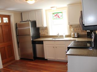 25 Extension St, Newport, RI 02840