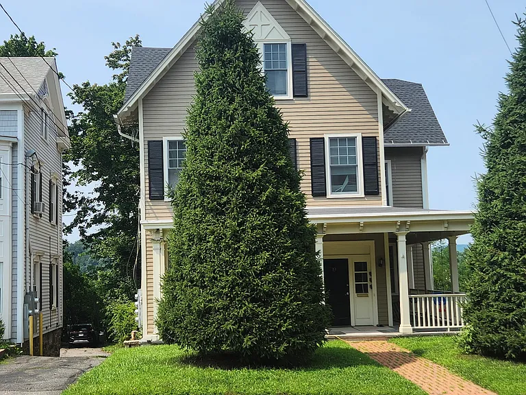 19 Western Ave #1 — Photo 1