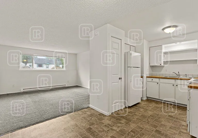 10505 E Mission Ave — Photo 1