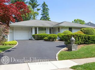 10 Hazelwood Dr, Jericho, NY 11753