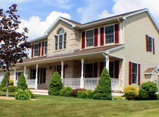 26 Hemlock Rdg, Feeding Hills, MA 01030