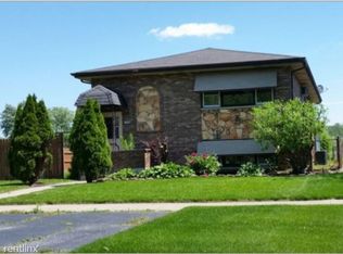7401 S Cork Ave APT 2, Justice, IL 60458