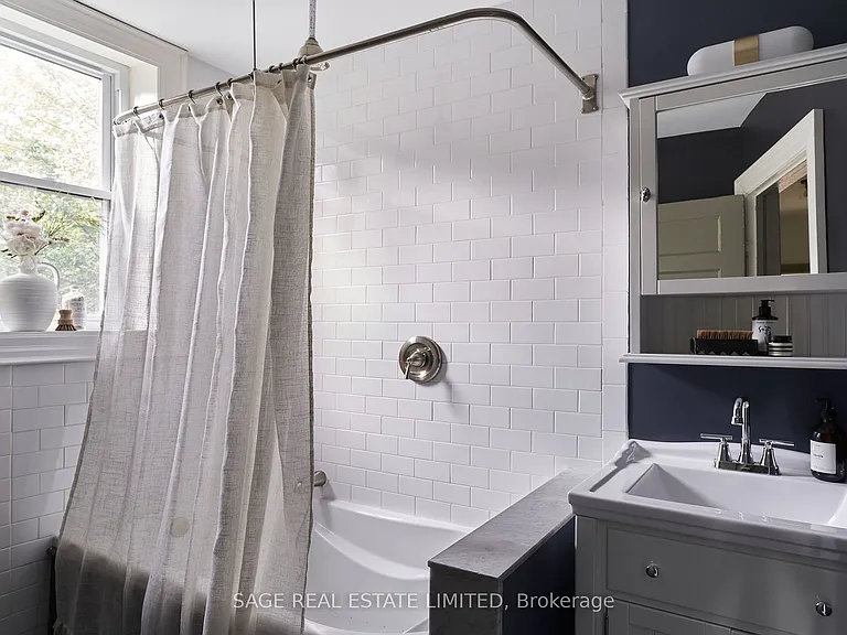 115 Gore Vale Ave — Photo 23
