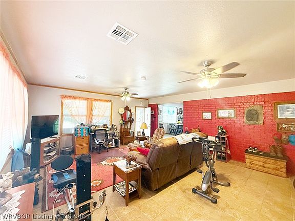 5th image of 209 Spring Ave