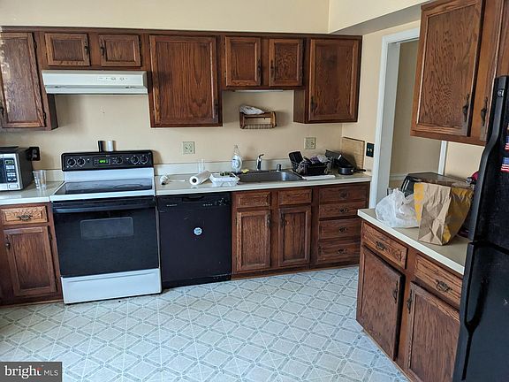 3rd image of 1007 N George Mason Dr