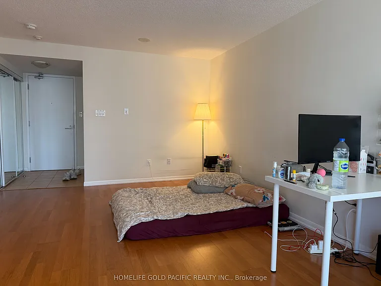 37 Grosvenor St #1205 — Photo 6