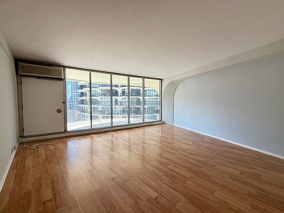 5th image of 300 N State St Unit 1-2235