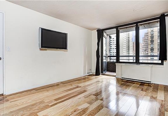 4th image of 330 E 38th St APT 16F