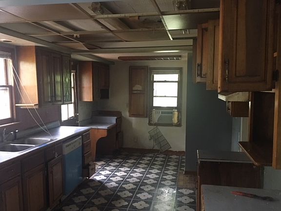 3rd image of 164 N 71st St