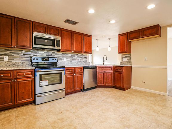5th image of 516 Americana Blvd NW
