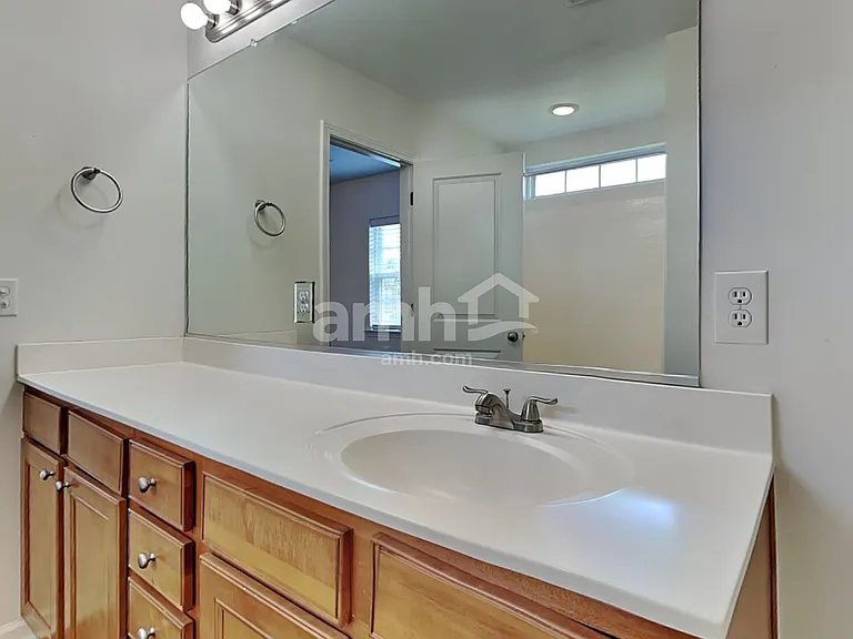 407 Pine Hill Ln — Photo 11