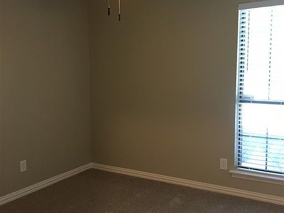4th image of 4364 Saugus Dr